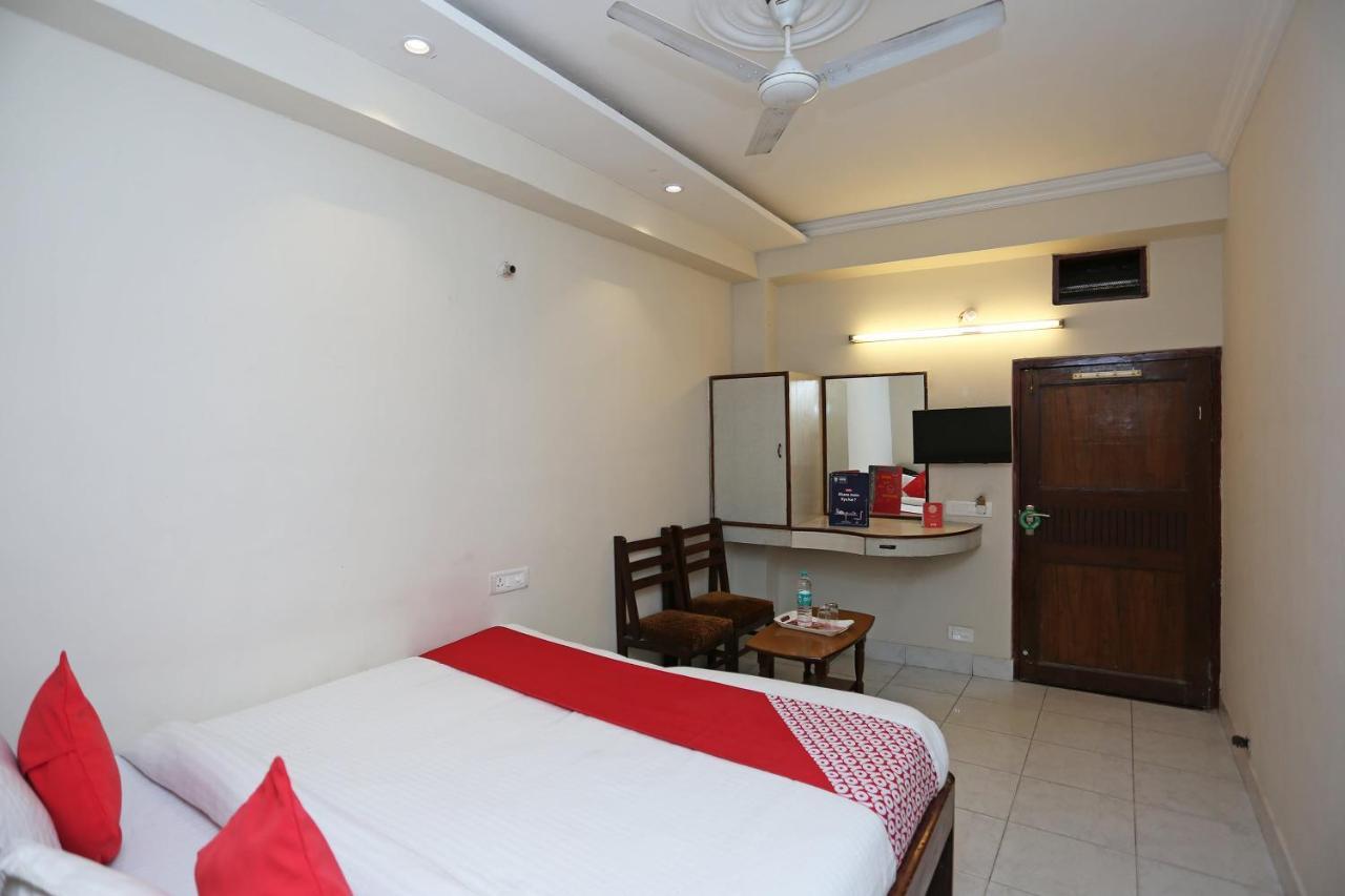 Oyo 4956 Hotel Maharaja Palace カーンプル エクステリア 写真