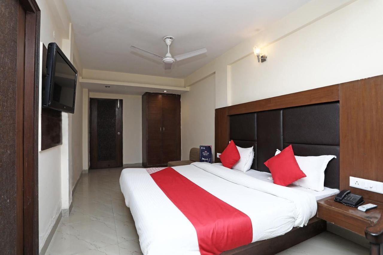 Oyo 4956 Hotel Maharaja Palace カーンプル エクステリア 写真