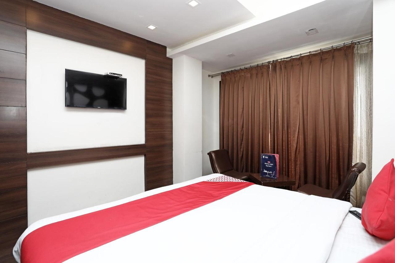 Oyo 4956 Hotel Maharaja Palace カーンプル エクステリア 写真