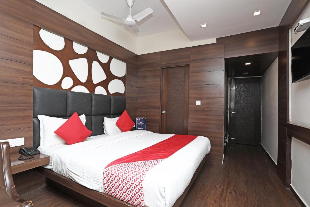 Oyo 4956 Hotel Maharaja Palace カーンプル エクステリア 写真