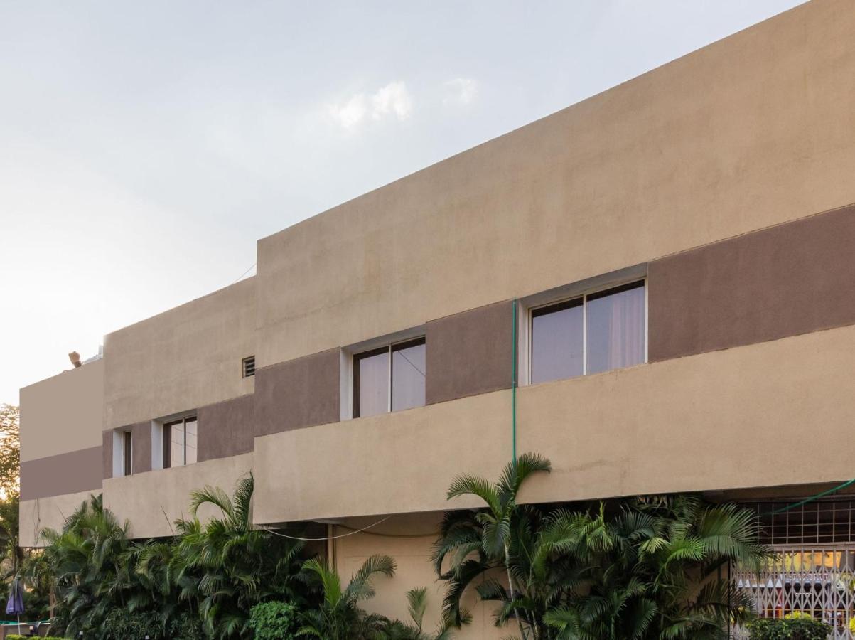 Oyo 4956 Hotel Maharaja Palace カーンプル エクステリア 写真