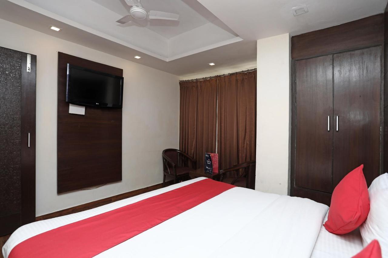 Oyo 4956 Hotel Maharaja Palace カーンプル エクステリア 写真