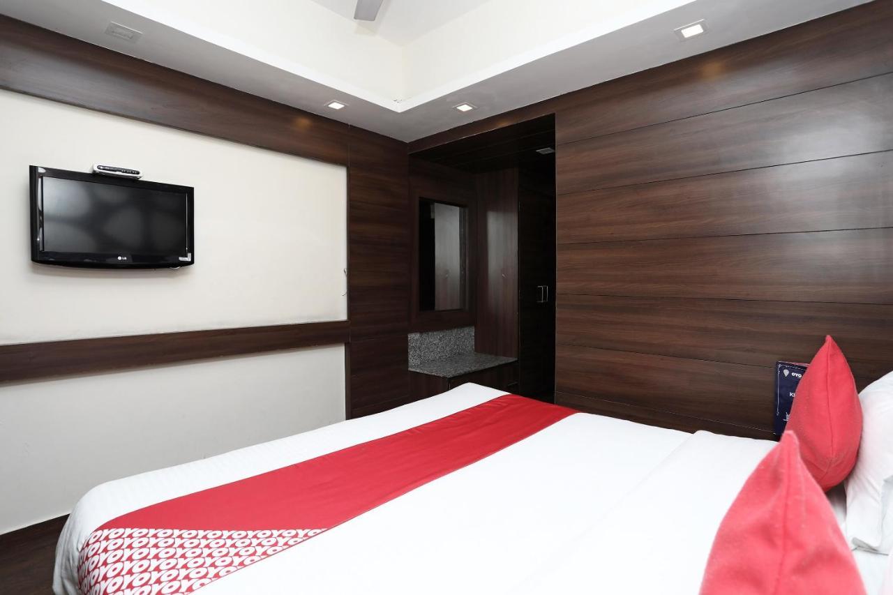 Oyo 4956 Hotel Maharaja Palace カーンプル エクステリア 写真