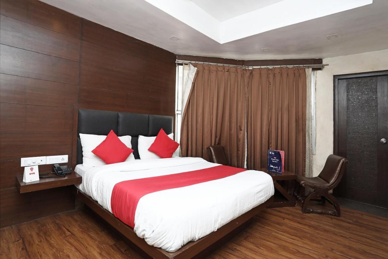 Oyo 4956 Hotel Maharaja Palace カーンプル エクステリア 写真