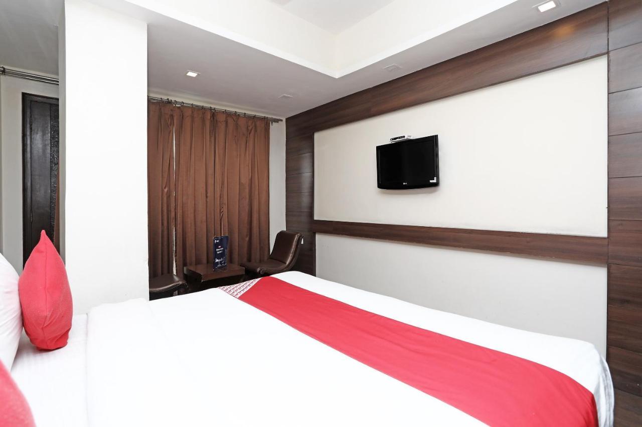 Oyo 4956 Hotel Maharaja Palace カーンプル エクステリア 写真