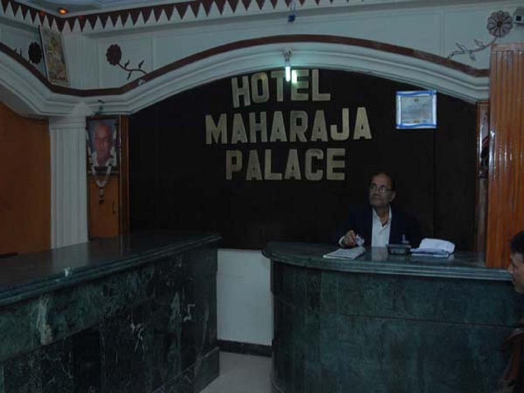 Oyo 4956 Hotel Maharaja Palace カーンプル 部屋 写真