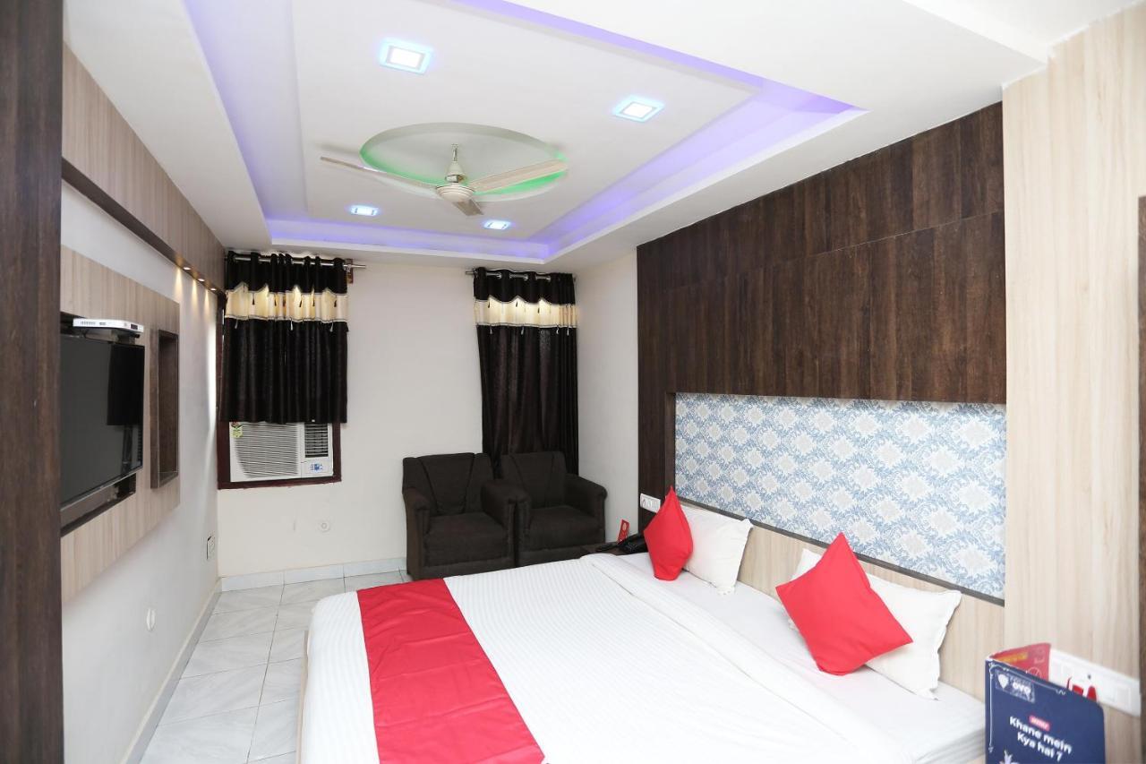 Oyo 4956 Hotel Maharaja Palace カーンプル エクステリア 写真